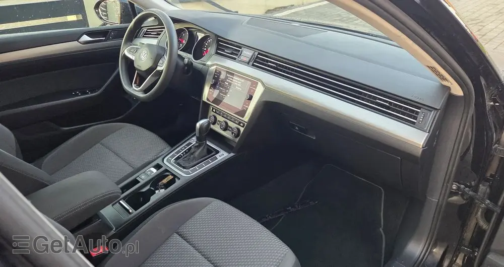 VOLKSWAGEN Passat 1.6 TDI SCR DSG Business