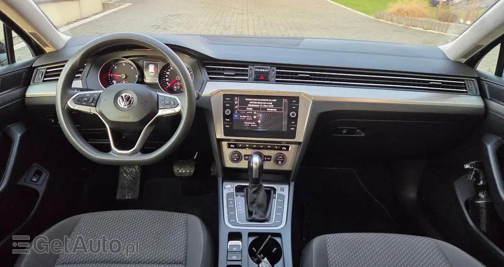 VOLKSWAGEN Passat 1.6 TDI SCR DSG Business