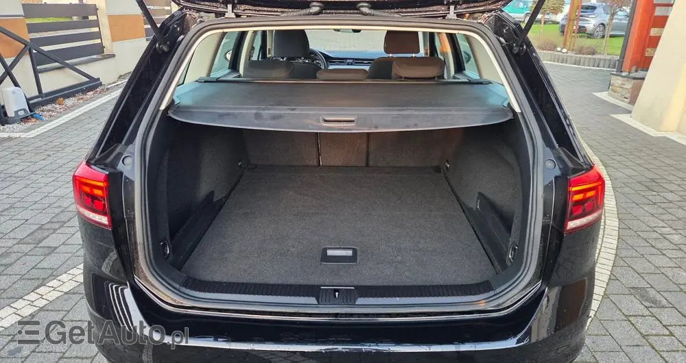 VOLKSWAGEN Passat 1.6 TDI SCR DSG Business