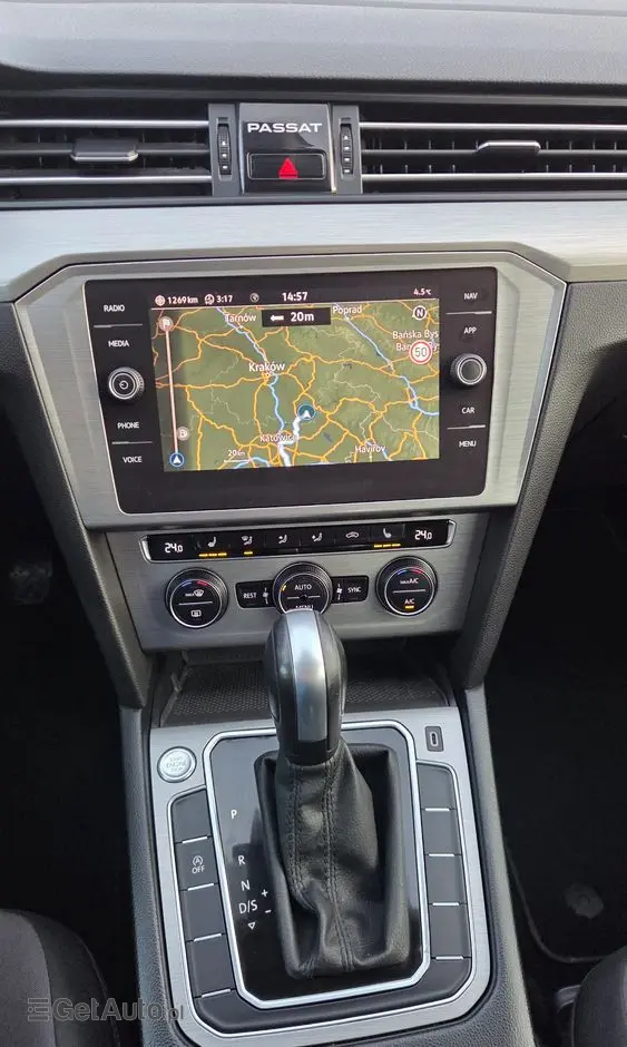 VOLKSWAGEN Passat 1.6 TDI SCR DSG Business