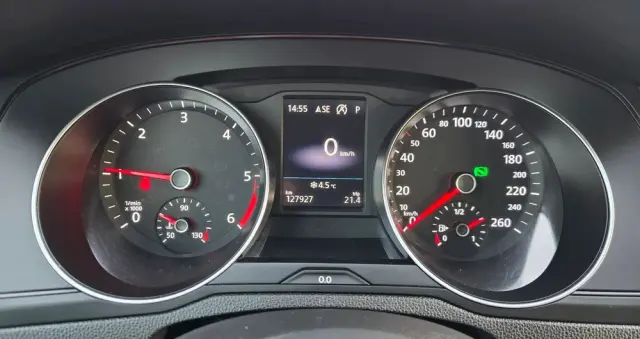 VOLKSWAGEN Passat 1.6 TDI SCR DSG Business