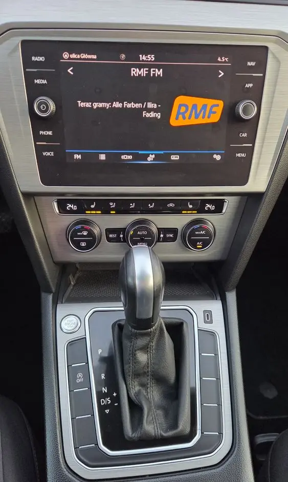 VOLKSWAGEN Passat 1.6 TDI SCR DSG Business