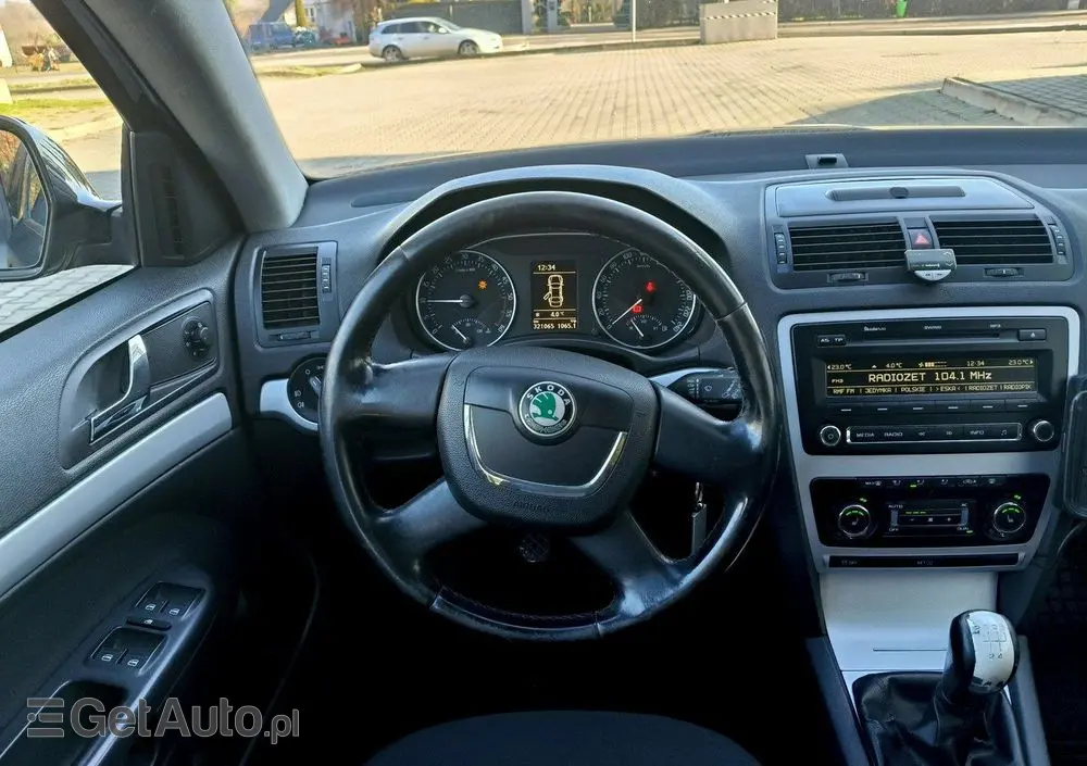 SKODA Octavia 