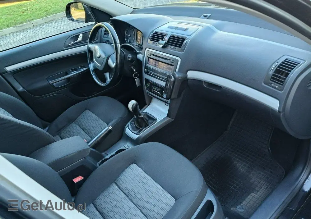 SKODA Octavia 