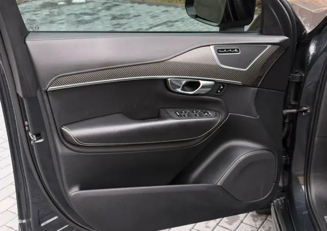 VOLVO XC 90 T6 AWD Geartronic RDesign