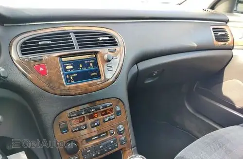 PEUGEOT 607 