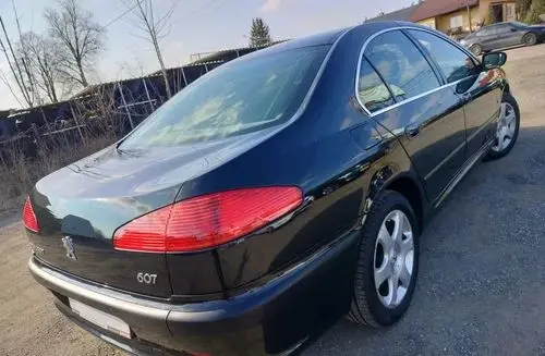 PEUGEOT 607 