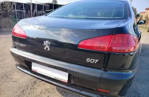 PEUGEOT 607 