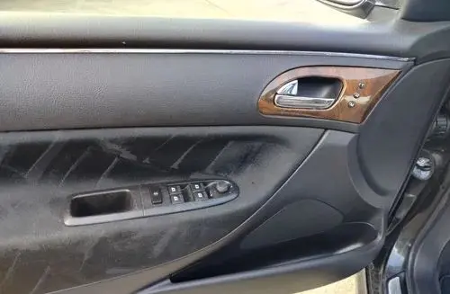 PEUGEOT 607 