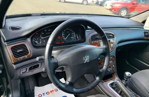 PEUGEOT 607 