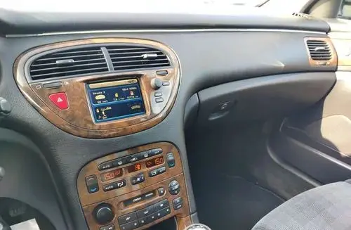PEUGEOT 607 