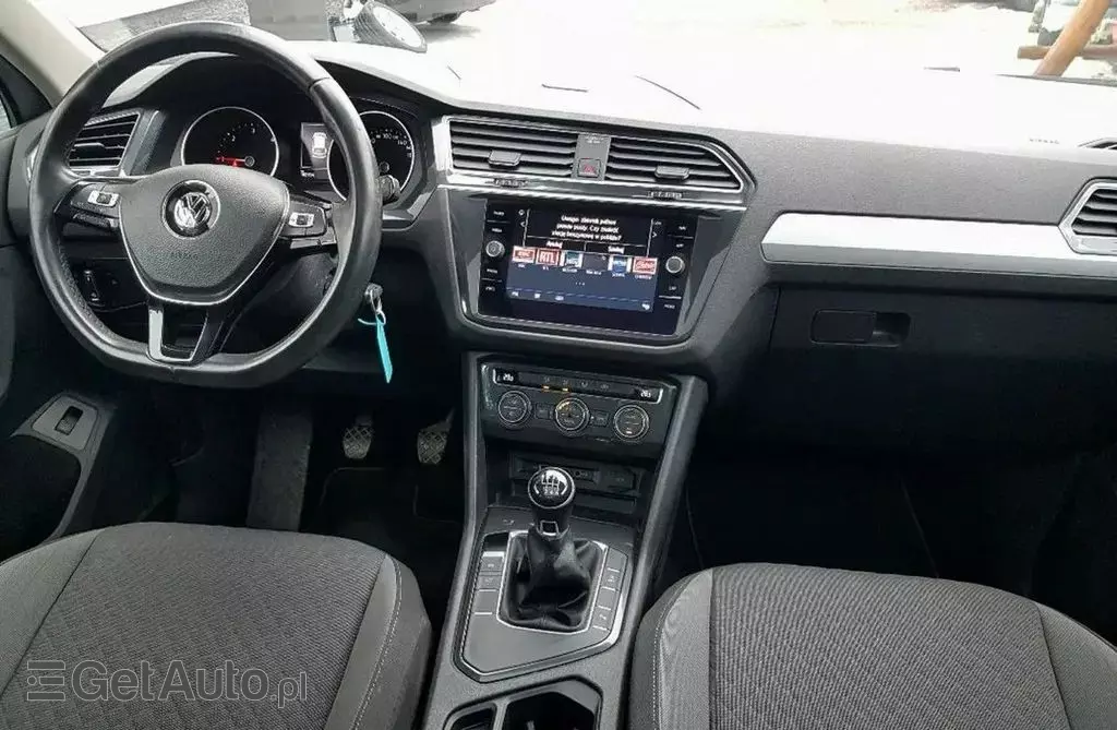 VOLKSWAGEN Tiguan 