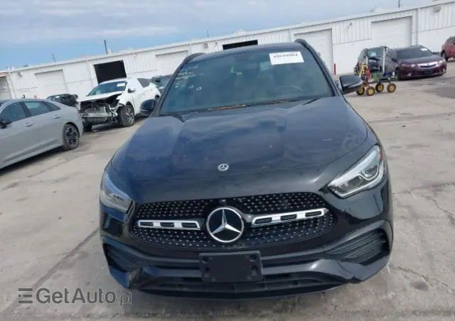 MERCEDES-BENZ GLA 250 4-Matic Progressive