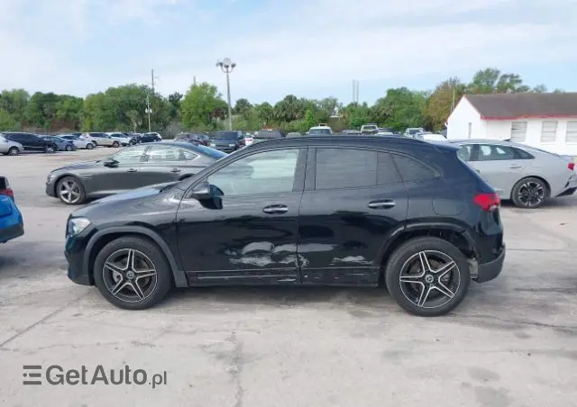 MERCEDES-BENZ GLA 250 4-Matic Progressive