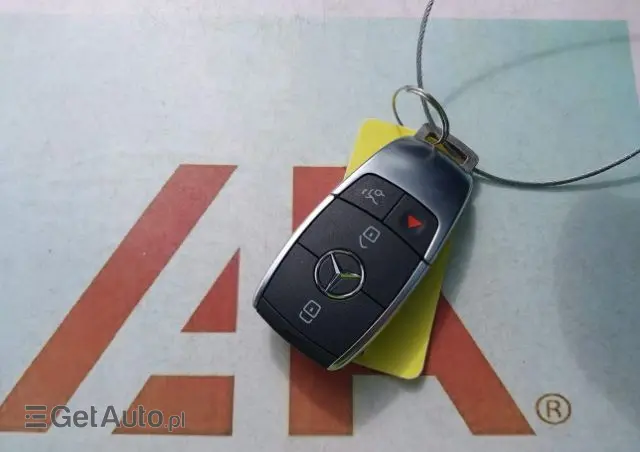 MERCEDES-BENZ GLA 250 4-Matic Progressive