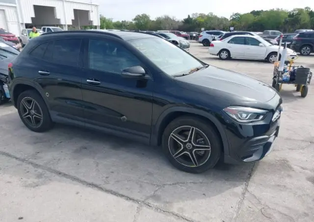 MERCEDES-BENZ GLA 250 4-Matic Progressive