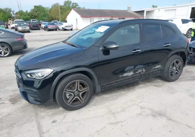 MERCEDES-BENZ GLA 250 4-Matic Progressive