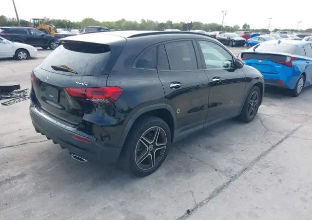 MERCEDES-BENZ GLA 250 4-Matic Progressive