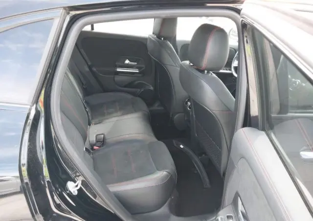 MERCEDES-BENZ GLA 250 4-Matic Progressive