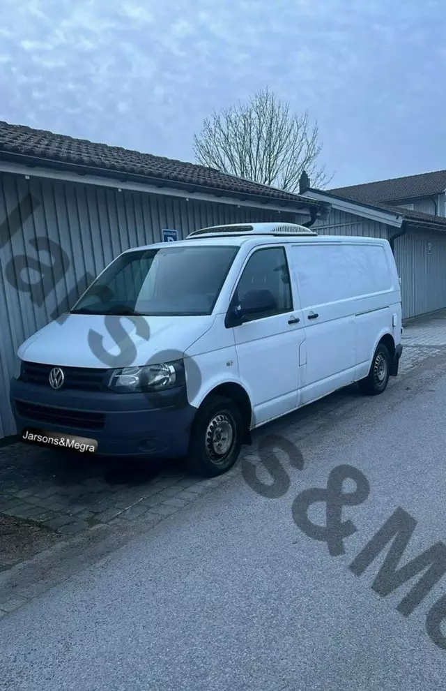 VOLKSWAGEN Transporter 