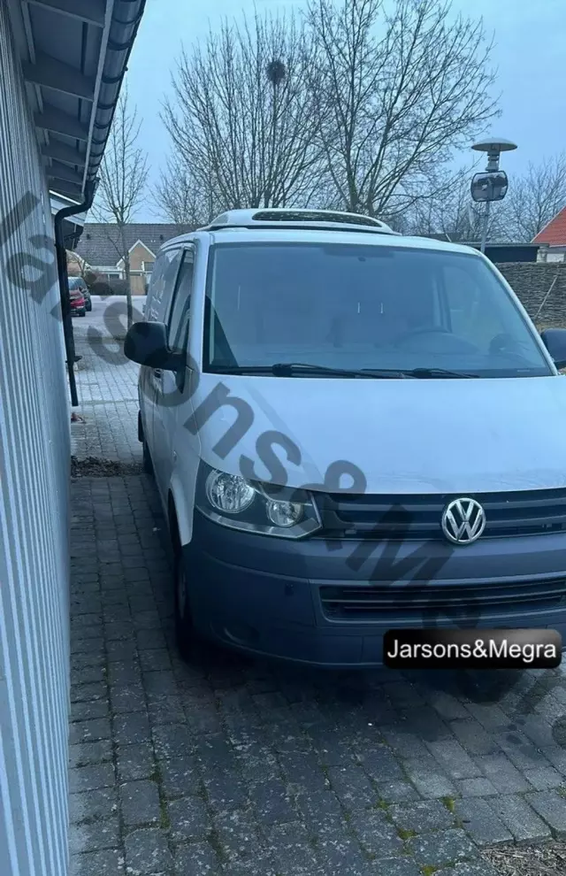 VOLKSWAGEN Transporter 