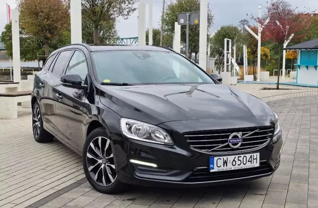 VOLVO V60 