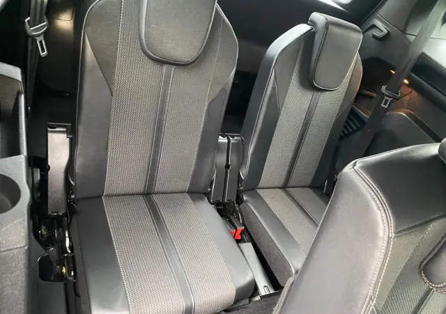 PEUGEOT 5008 1.5 BlueHDi GT S&S EAT8