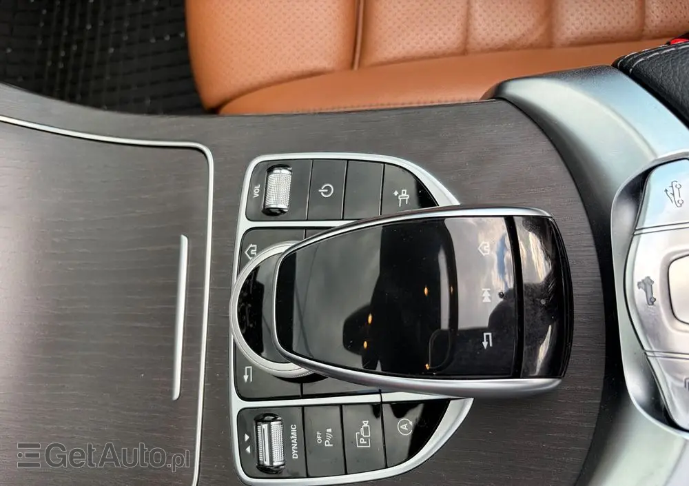 MERCEDES-BENZ Klasa C 180 9G-TRONIC AMG Line Plus