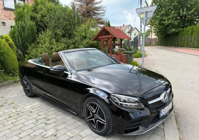 MERCEDES-BENZ Klasa C 180 9G-TRONIC AMG Line Plus