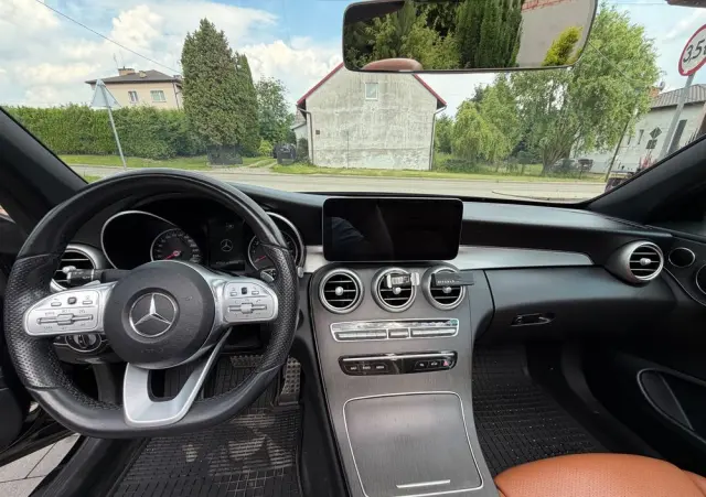 MERCEDES-BENZ Klasa C 180 9G-TRONIC AMG Line Plus