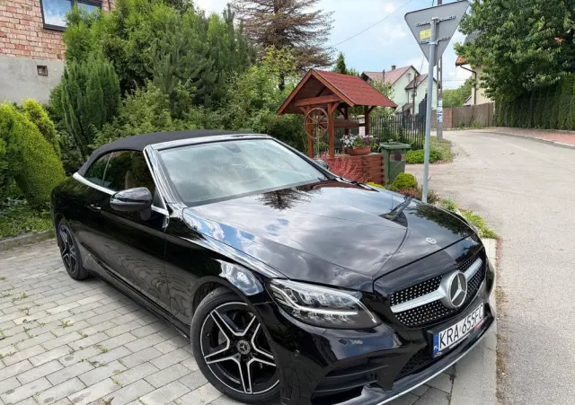 MERCEDES-BENZ Klasa C 180 9G-TRONIC AMG Line Plus