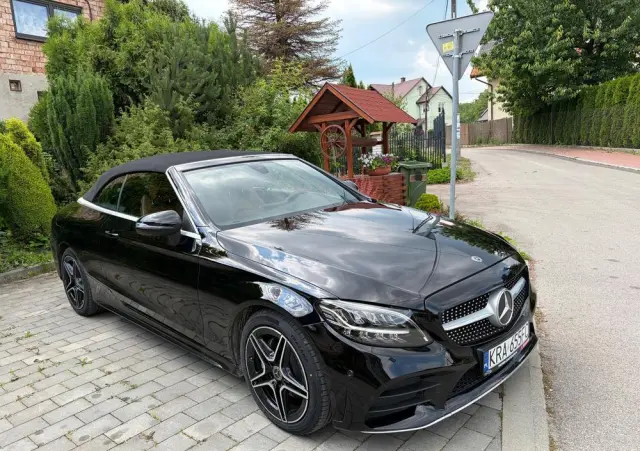 MERCEDES-BENZ Klasa C 180 9G-TRONIC AMG Line Plus