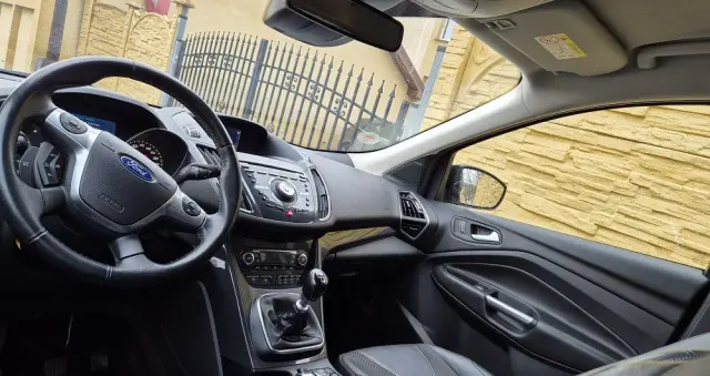 FORD Kuga 2.0 TDCi 4x4 Individual