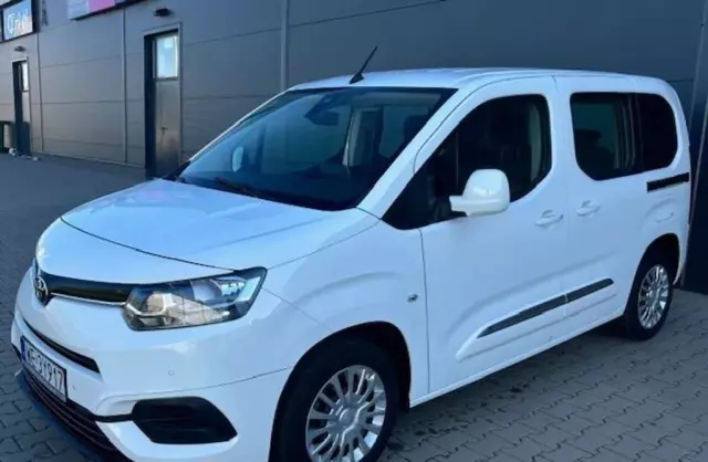 TOYOTA Proace 
