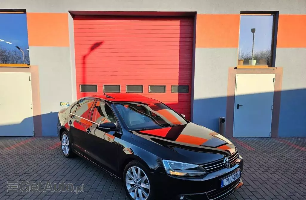 VOLKSWAGEN Jetta 