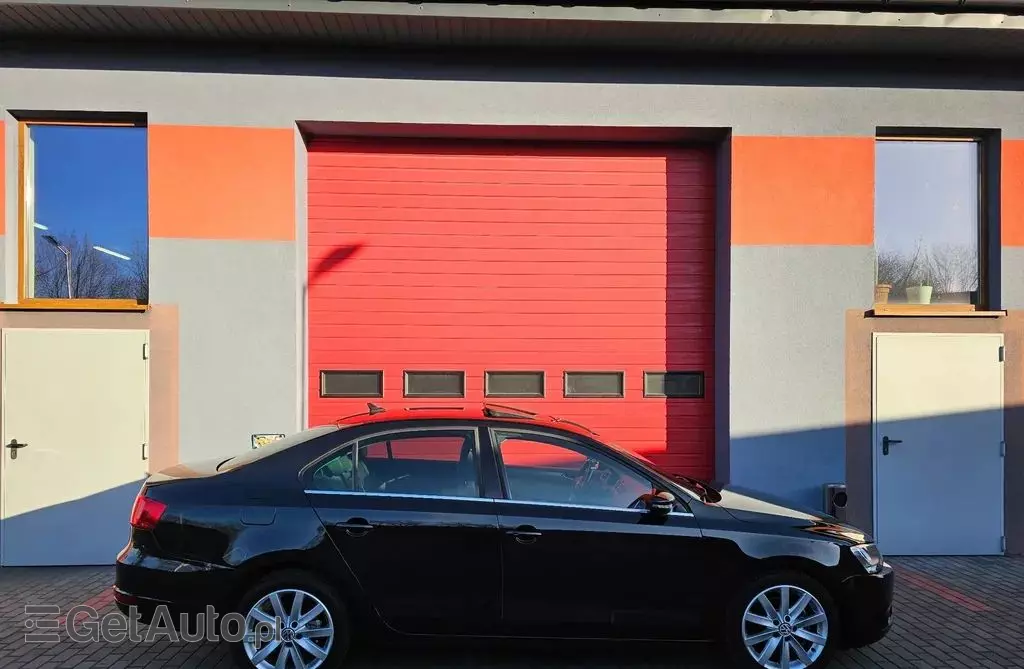VOLKSWAGEN Jetta 