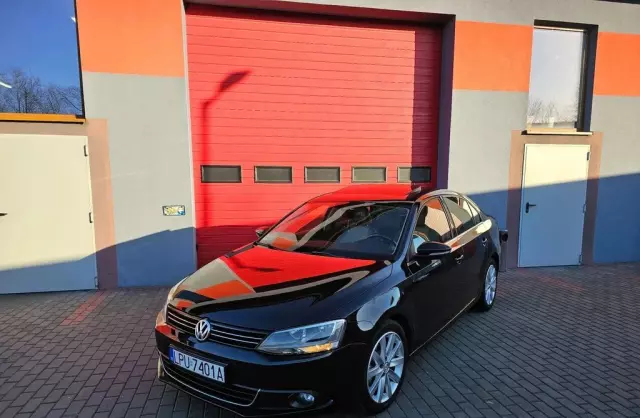 VOLKSWAGEN Jetta 