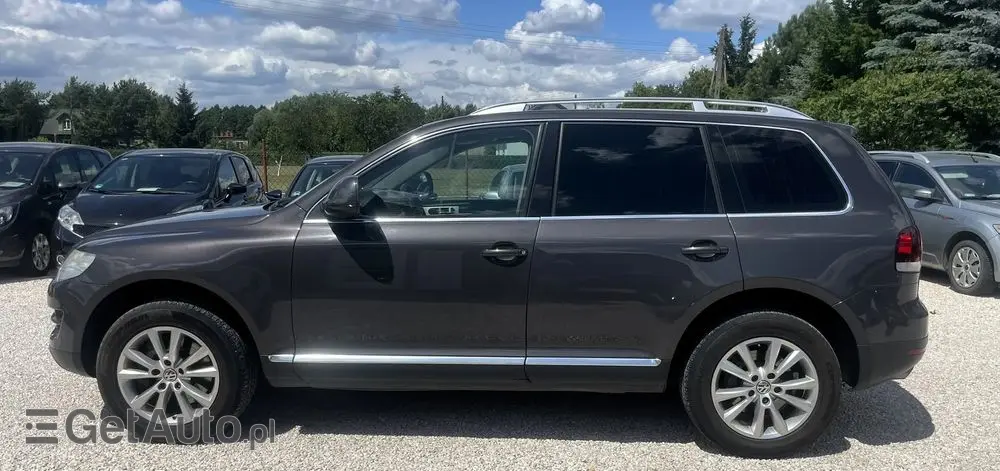 VOLKSWAGEN Touareg 4.2 V8 Automatik Individual