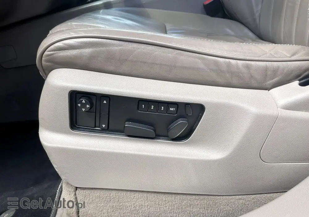 VOLKSWAGEN Touareg 4.2 V8 Automatik Individual