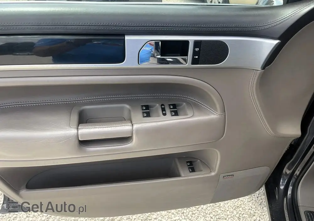 VOLKSWAGEN Touareg 4.2 V8 Automatik Individual