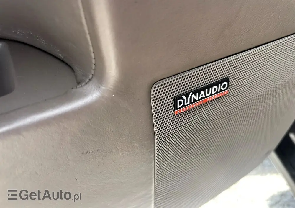 VOLKSWAGEN Touareg 4.2 V8 Automatik Individual