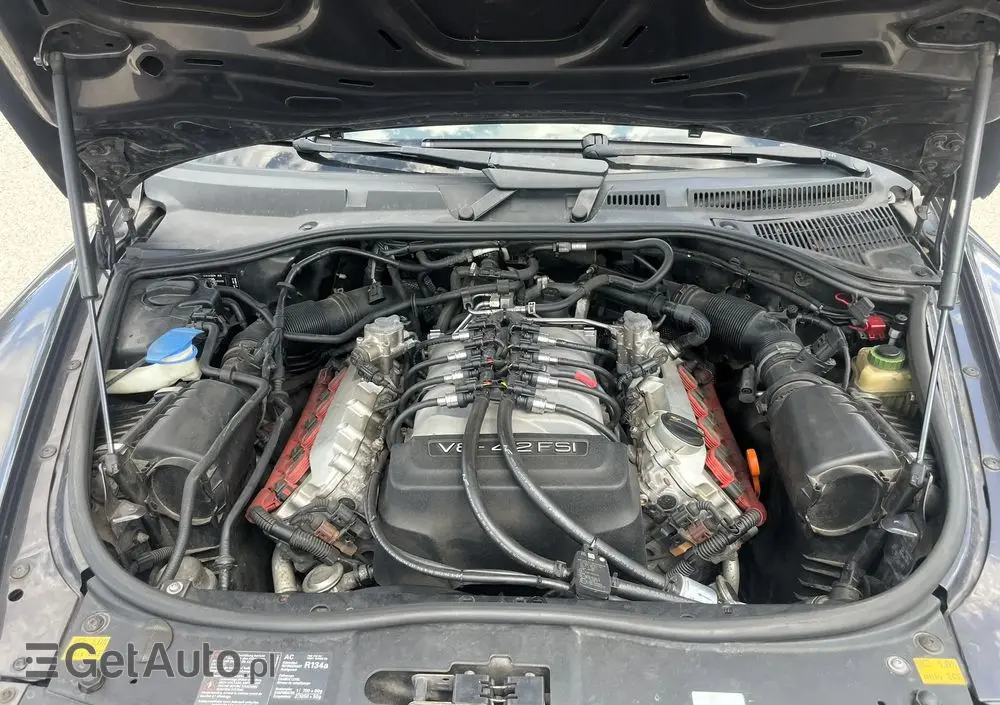 VOLKSWAGEN Touareg 4.2 V8 Automatik Individual