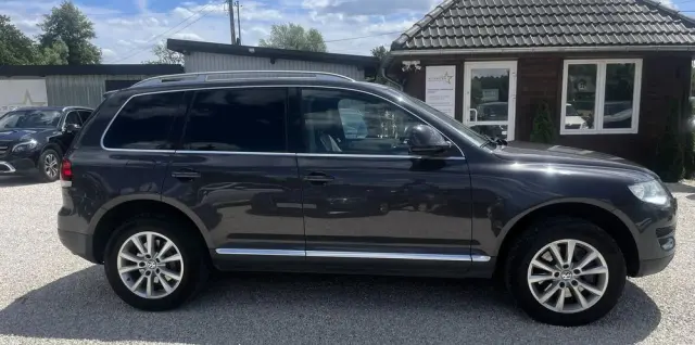 VOLKSWAGEN Touareg 4.2 V8 Automatik Individual