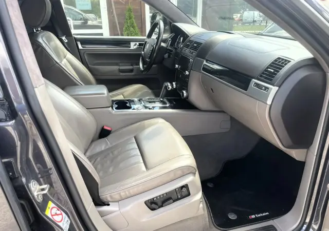 VOLKSWAGEN Touareg 4.2 V8 Automatik Individual