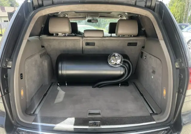 VOLKSWAGEN Touareg 4.2 V8 Automatik Individual