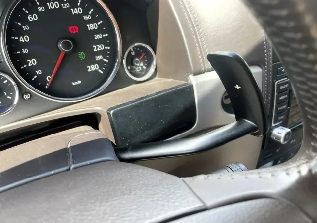 VOLKSWAGEN Touareg 4.2 V8 Automatik Individual