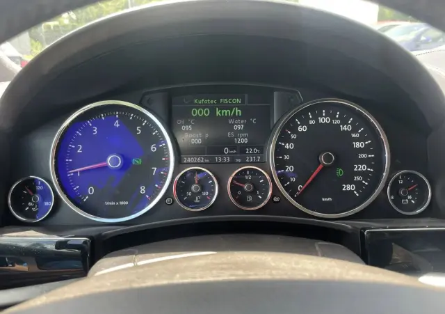 VOLKSWAGEN Touareg 4.2 V8 Automatik Individual