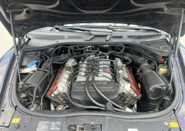 VOLKSWAGEN Touareg 4.2 V8 Automatik Individual