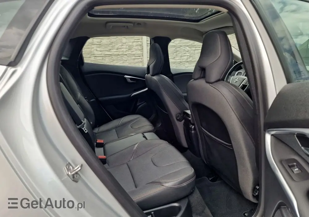 VOLVO V40 Cross Country D2 Geartronic Momentum