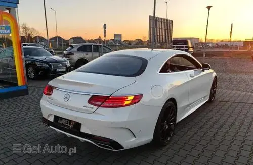 MERCEDES-BENZ S550 